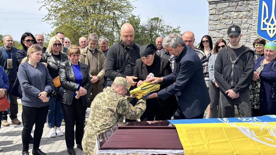 Кушугумская громада на Запорожье простилась с погибшим защитником