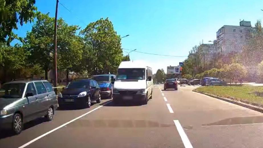 Маршрутчик-нарушитель получил наказание в Запорожье благодаря неравнодушным горожанам