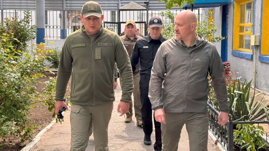 Допоможемо з інтернетом й оповіщенням про загрозу обстрілів, – начальник обласної поліції у Біленькому на Запоріжжі