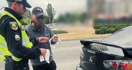 Водитель Mitsubishi Lancer, рванувший на "красный", получил штраф благодаря бдительным жителям Запорожья