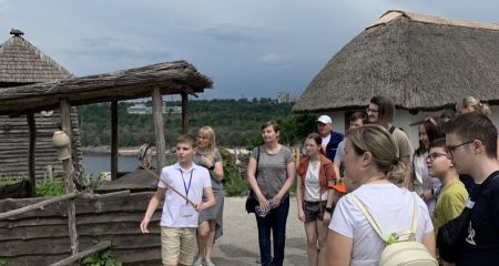 Экскурсия гида-подростка по Запорожской Сечи собрала более 40 участников