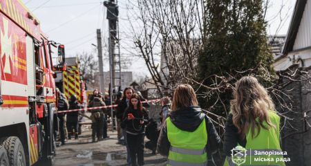 Три десятка домов и учебное заведение разбили россияне в Запорожье &ndash; детали