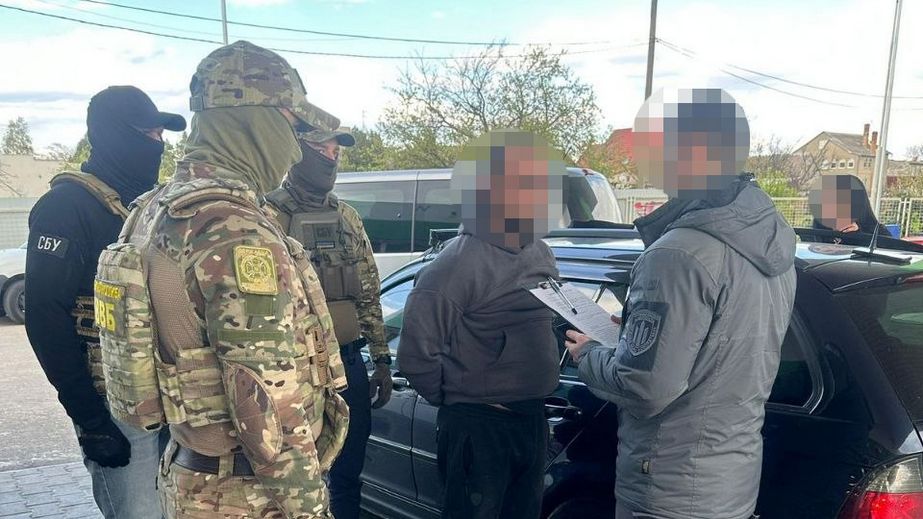 "Таксі для військових": у Запоріжжі викрили "схему" втечі дезертирів