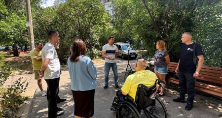 На Бабурці в Запоріжжі під&rsquo;їзд багатоповерхівки обладнали спецпідйомниками
