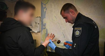 Запорожские студенты под покровом ночи похищали "запорожцы"
