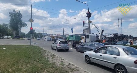 На Космической в Запорожье восстановили светофоры и дорожные знаки