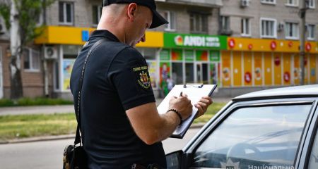 Иностранец воровал деньги с незакрытых автомобилей в Запорожье &ndash; подробности