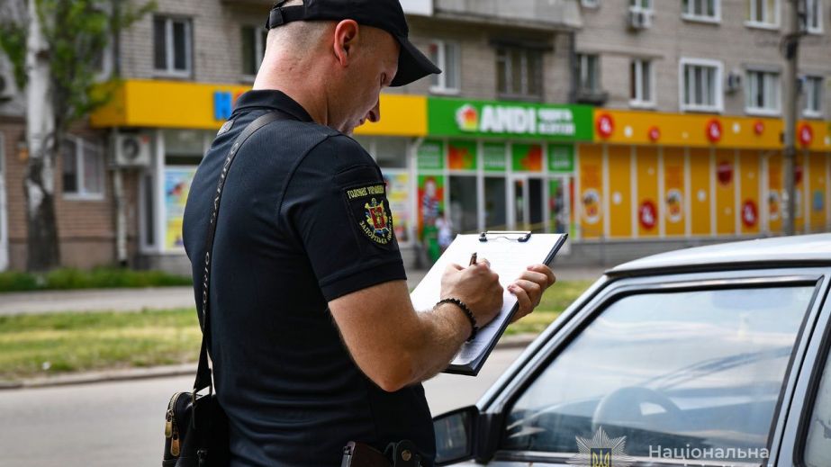 Иностранец воровал деньги с незакрытых автомобилей в Запорожье &ndash; подробности