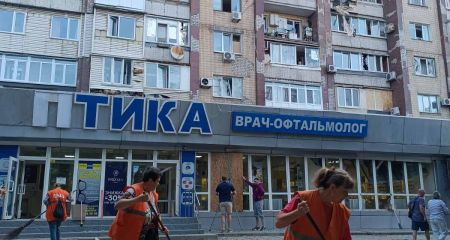 Коммунальщики устранили последствия дроновой атаки на Запорожье