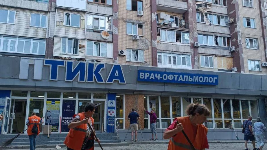 Комунальники завершили роботи після ворожої атаки на Запоріжжя