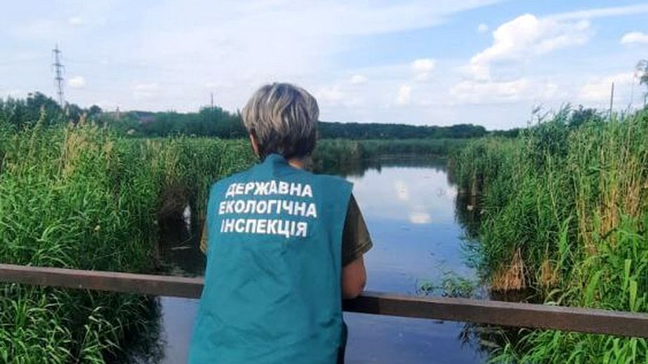 Из запорожских рек отобрали пробы на содержание нефтепродуктов – результаты