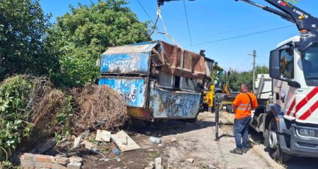 Занедбаний МАФ без документів демонтували в Запоріжжі