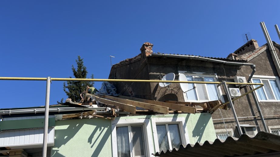 Волонтеры показали последствия артудара по Запорожскому району