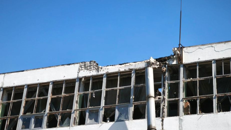 Який вигляд має підприємство в Запоріжжі після "прильотів" – кадри
