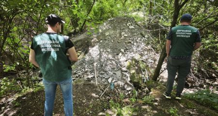 В Запоріжжі шукають причетних до утворення сміттєзвалища у балці Попівка
