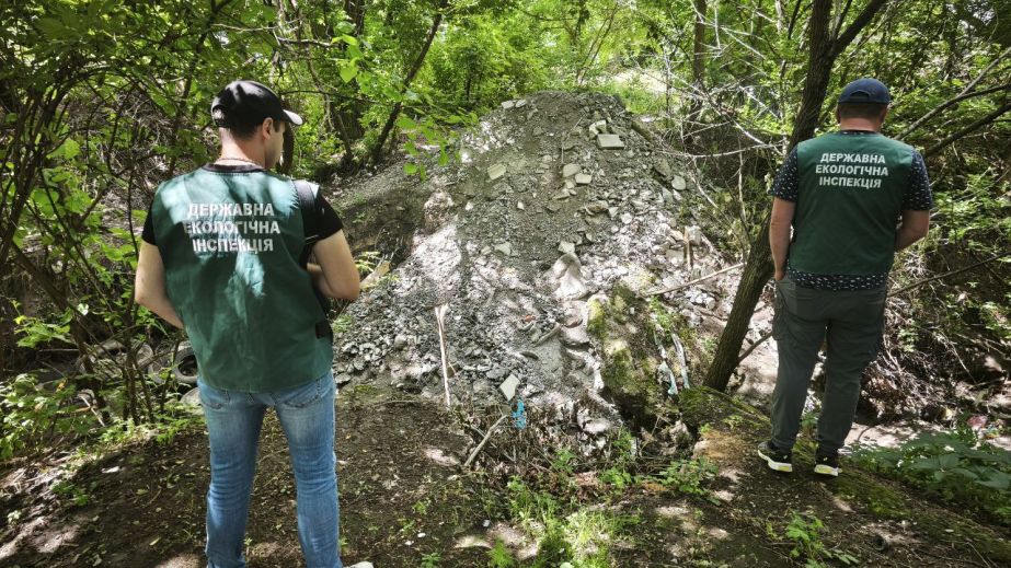 В Запоріжжі шукають причетних до утворення сміттєзвалища у балці Попівка