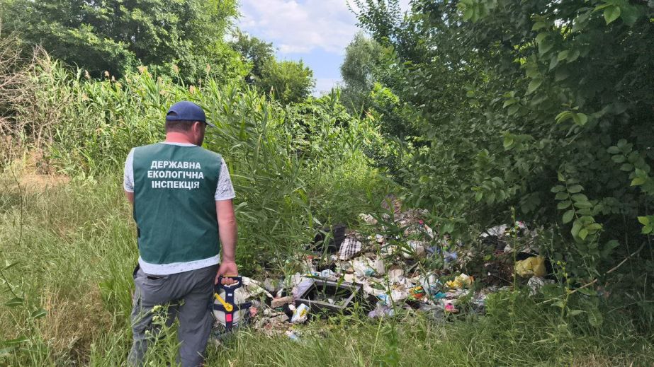 Свалку с коммунальными отходами и пластиком обнаружили в Запорожье