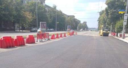 Полноценное движение транспорта возобновили после ремонта в центре Запорожья