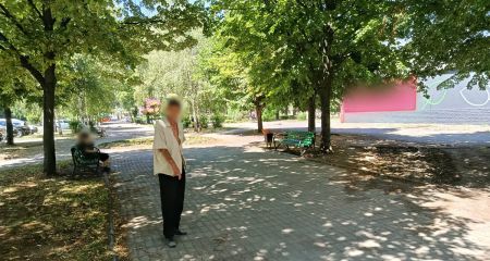 Возле райадминистрации в Запорожье ограбили прохожего