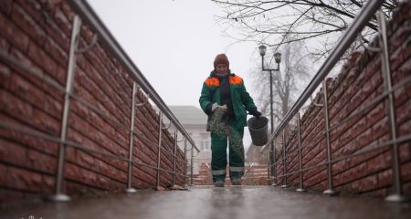 Ожеледиця на Запоріжжі: понад 50 одиниць спецтехніки працюють на автошляхах