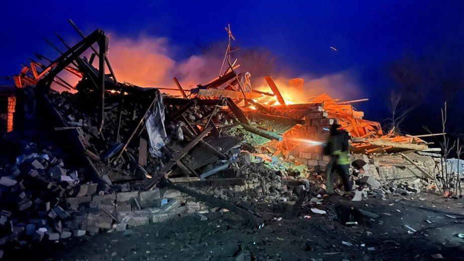 Господарча споруда палала під Запоріжжям після ворожих ударів