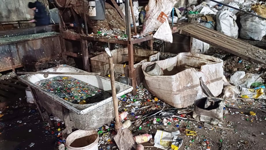 Угроза окружающей среде на 10 млн грн: в Запорожье предприниматели перерабатывали опасные отходы