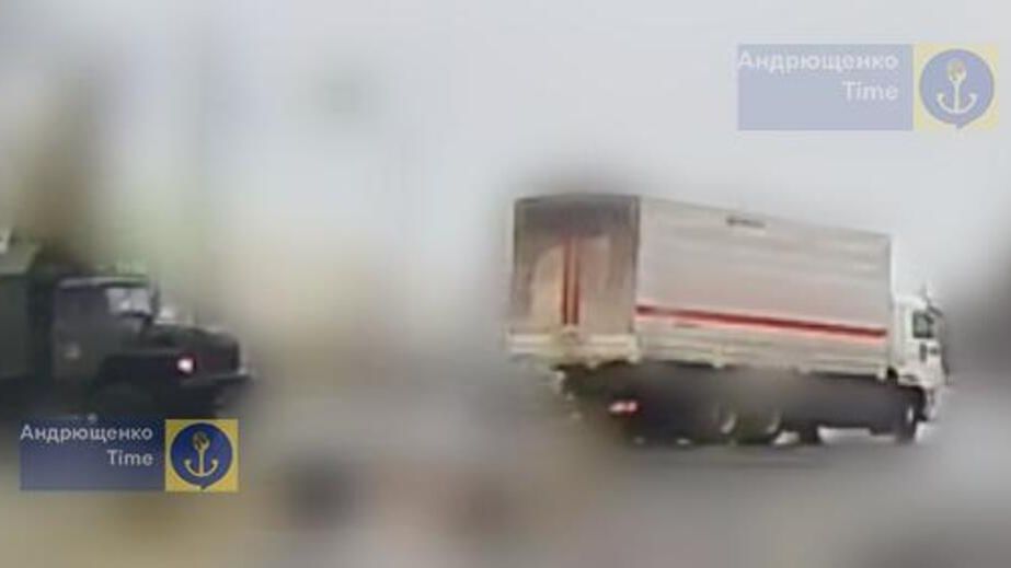 РФ использует грузовики с маркировкой гуманитарки для переброски техники на Запорожье