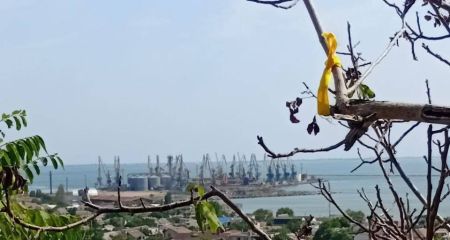 Українські символи з’явилися в окупованих містах Запорізької області, – "Жовта стрічка"