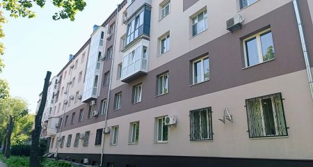 Завершается ремонт пятиэтажки в Запорожье, разрушенной ракетой в 2022 году