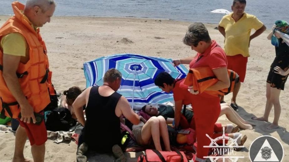 Течія відносила від берега: у Запоріжжі врятували чотирьох підлітків