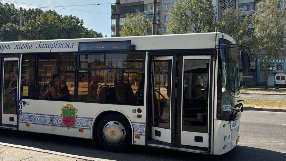 В Запорожье продлили действие договоров с рядом перевозчиков – детали