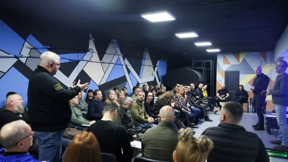 Права, соцзащита и пропавшие без вести: в Запорожье обсудили поддержку ветеранов