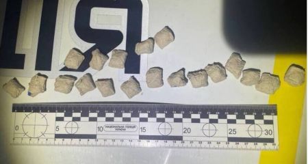 У Запоріжжі затримали 17-річних хлопців із понад 40 згортками наркотиків