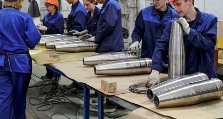 "Больше, чем работа": студентов с ВОТ отправляют на "практику" на военные заводы