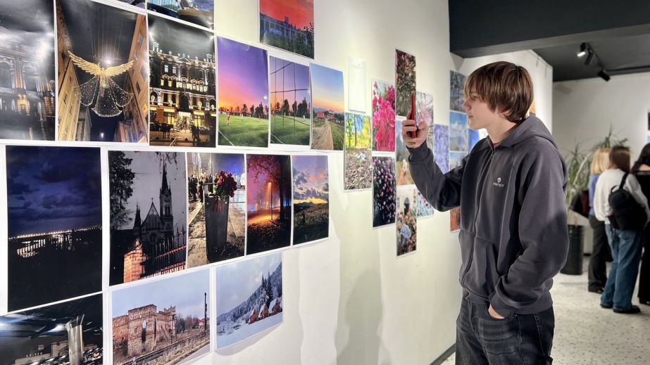 У Запоріжжі понад 500 дітей відвідали фотовиставку "Очима юності" &ndash; кадри