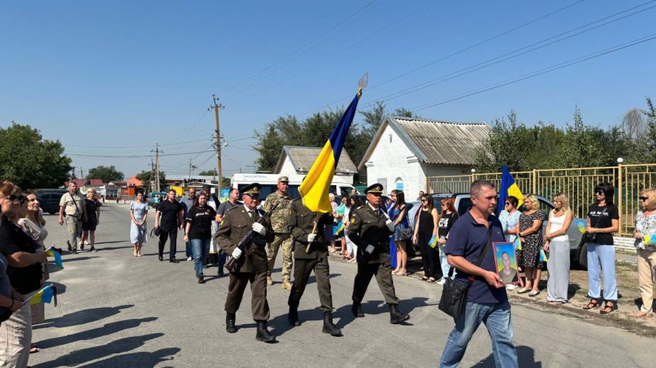 Полеглого воїна з Кушугума провели в останню путь на Запоріжжі