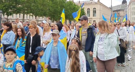 Запорожье добавило сияния желто-голубому празднику в Дрездене: как это было