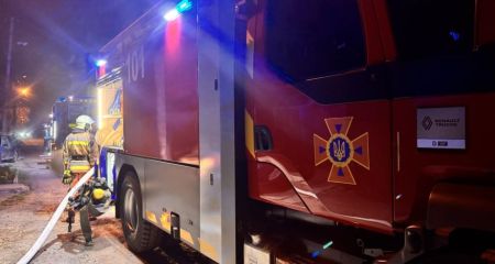 Будинок горів після обстрілів Запорізького району