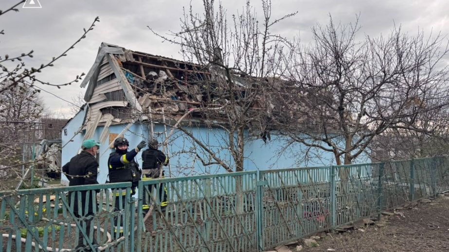 Будинки, автомобілі та гаражі палали на Запоріжжі після обстрілів РФ