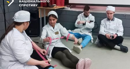Окупанти готують інструкторів з тактичної медицини зі студентів медичних вишів