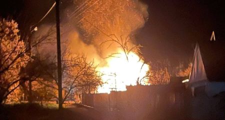 Будинки, автомобілі та господарчі споруди горіли на Запоріжжі після обстрілів РФ