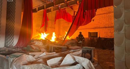 Дом культуры горел в Запорожском районе после обстрелов РФ