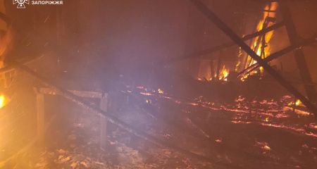 Житловий будинок палав у Запорізькій області після обстрілів РФ