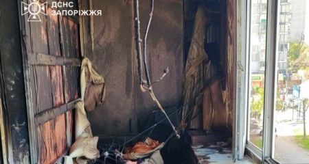 У Запоріжжі на балконі четвертого поверху спалахнули речі