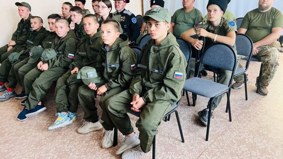 "Безвинна дитяча гра": як росіяни мілітаризують дітей з окупованих територій