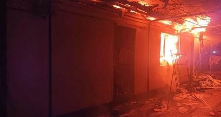 Трактор, авто и дом пылали после российских обстрелов на Запорожье