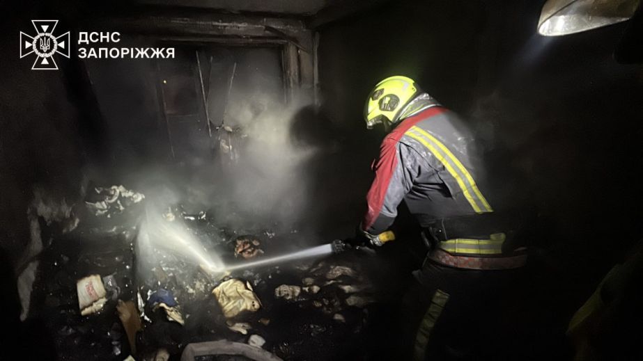 Погиб мужчина: в Запорожье произошел пожар в многоэтажке