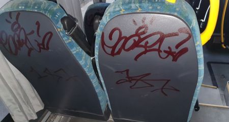 Автобус із Європи постраждав від рук запорізьких вандалів