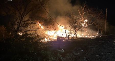 Житлові будинки та надвірні споруди горіли після обстрілів на Запоріжжі