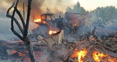 На Запорожье из-за российских ударов вспыхнули сельхозтехника и сухостой